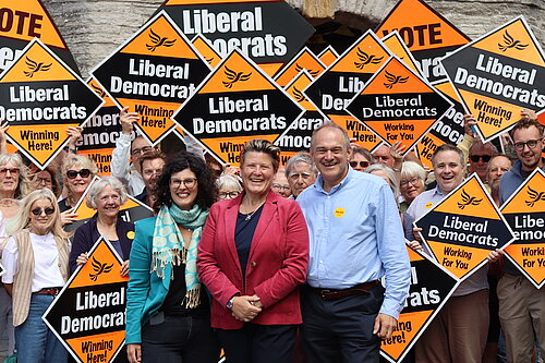 Sarah Dyke with the leader of the Lib Dems Ed Davey in Somerton